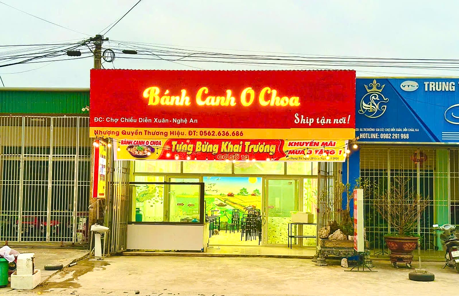 Mat tien quan Banh Canh O Choa tai Cho Chieu Dien Xuan, Nghe An